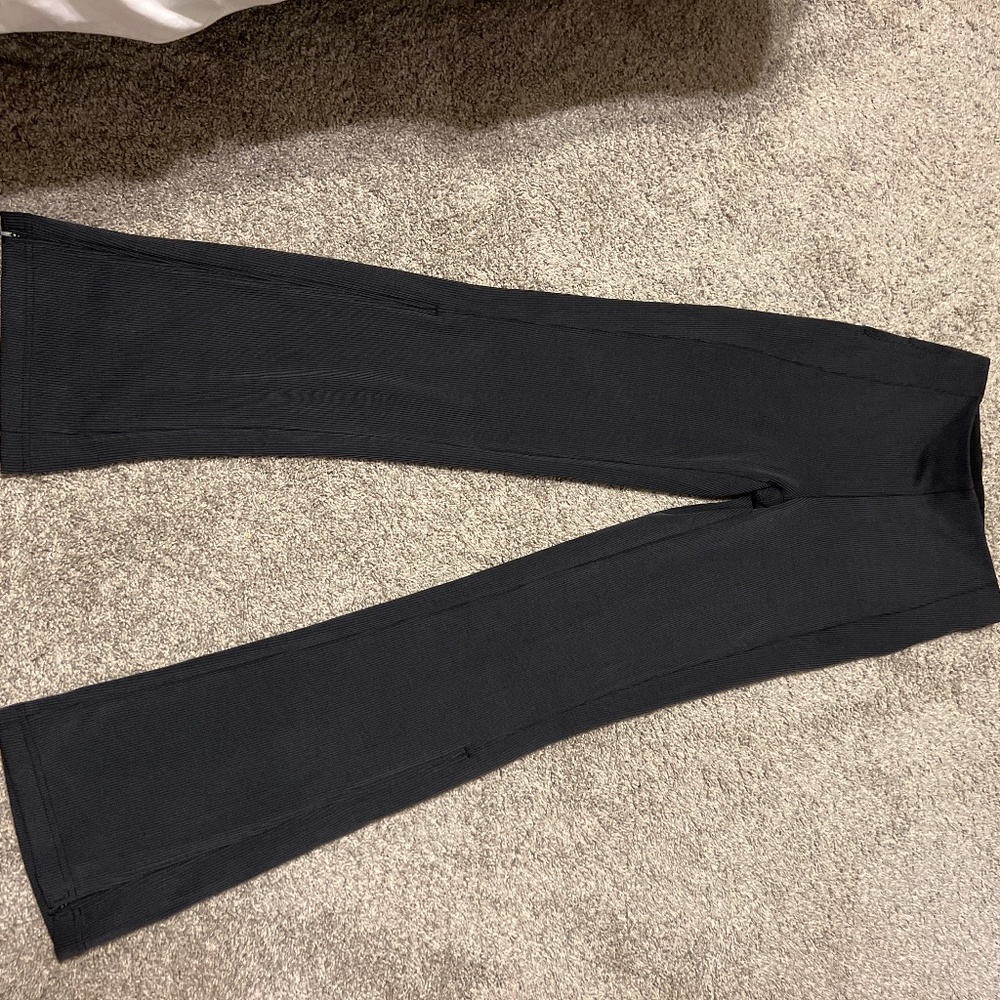 Lululemon Flare Softstreme 32.5